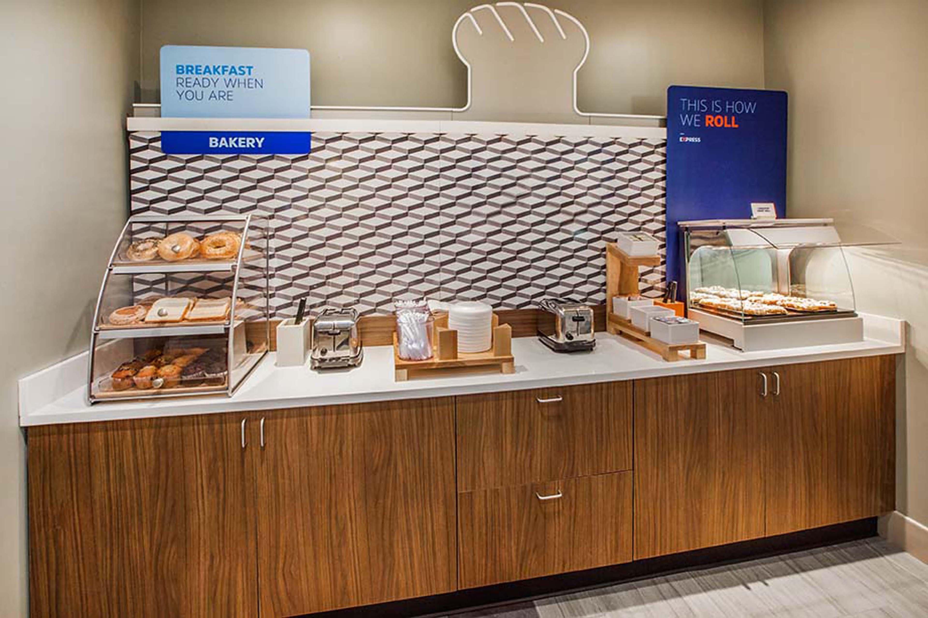 Holiday Inn Express Hotel & Suites Seaside Convention Center By Ihg Εξωτερικό φωτογραφία